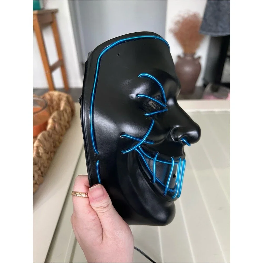 Black LED Light-Up Mask